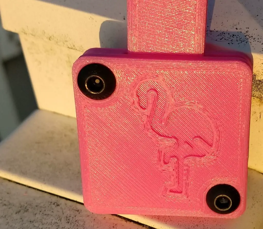 Mailbox Flag, Flamingo