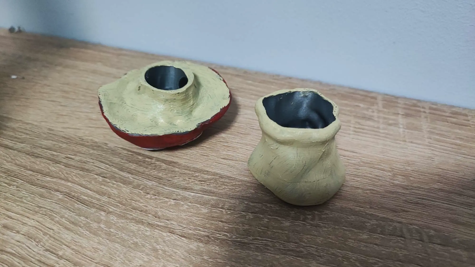 Mushroom paintbrush holder