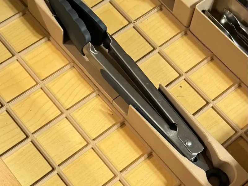 Gridfinity Tongs Holder - 7 x 1