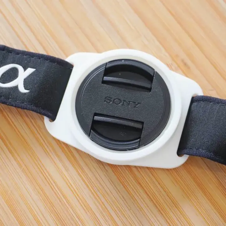 Lens cap holder for Sony kit lens