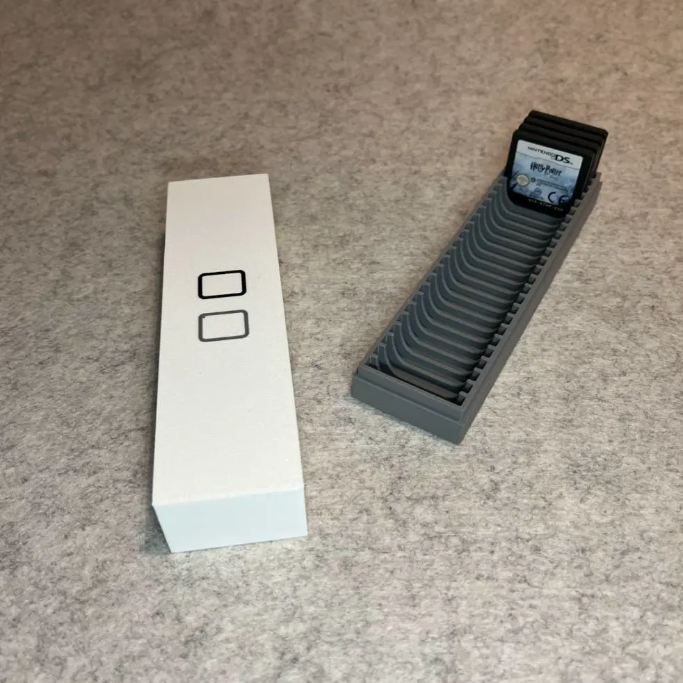 Cartridge game storage box Nintendo DS