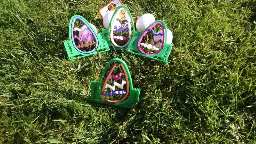 uovo di Pasqua rotante stampato in 3D