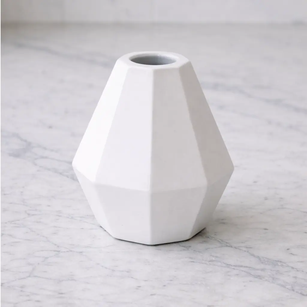 minimalistic vase