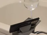 Bath Tub Phone Holder-3
