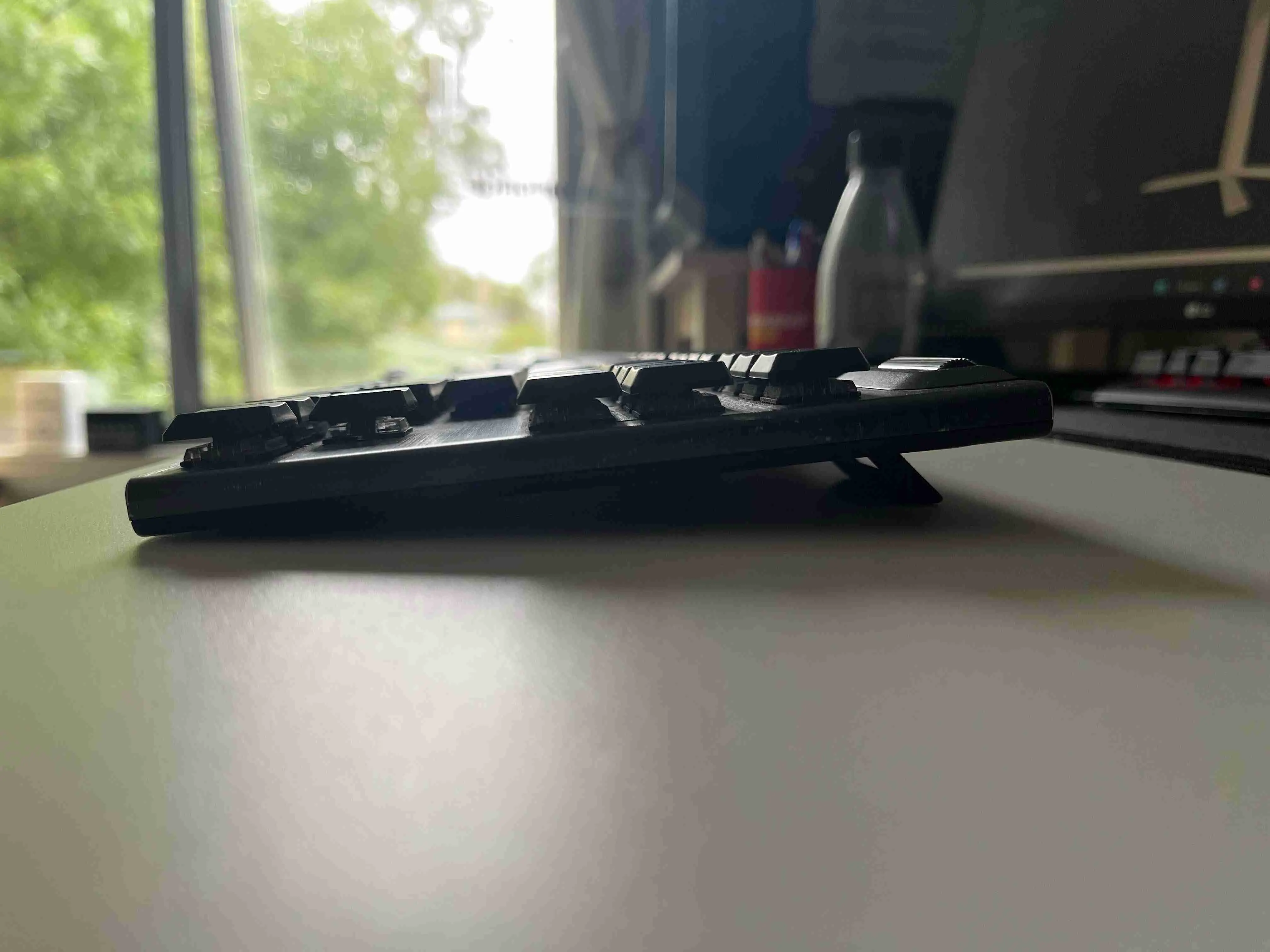 Logitech G-915 Keyboard Stand