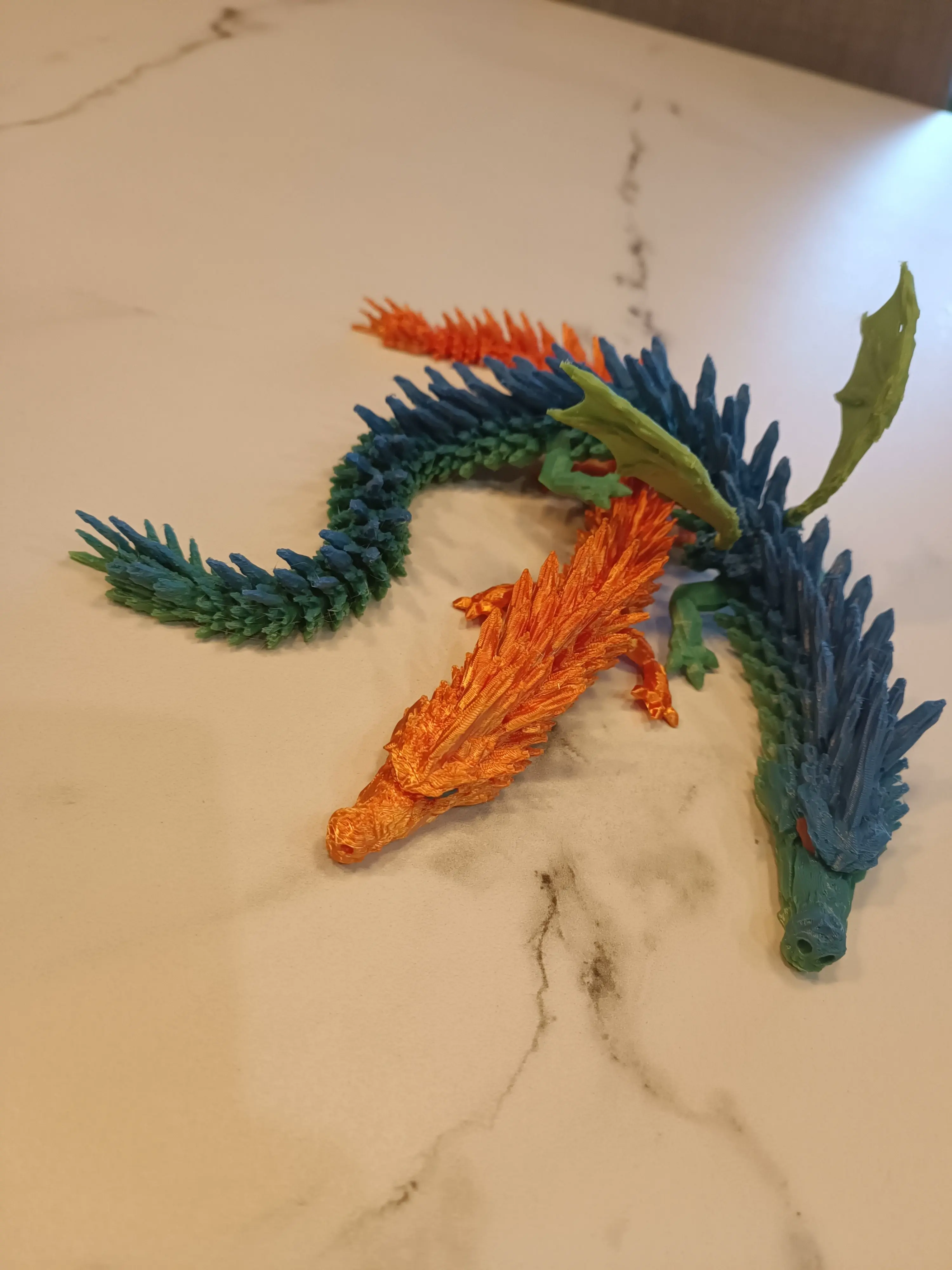 DRAGON ARTICULÉ AILÉ RÉALISTE
