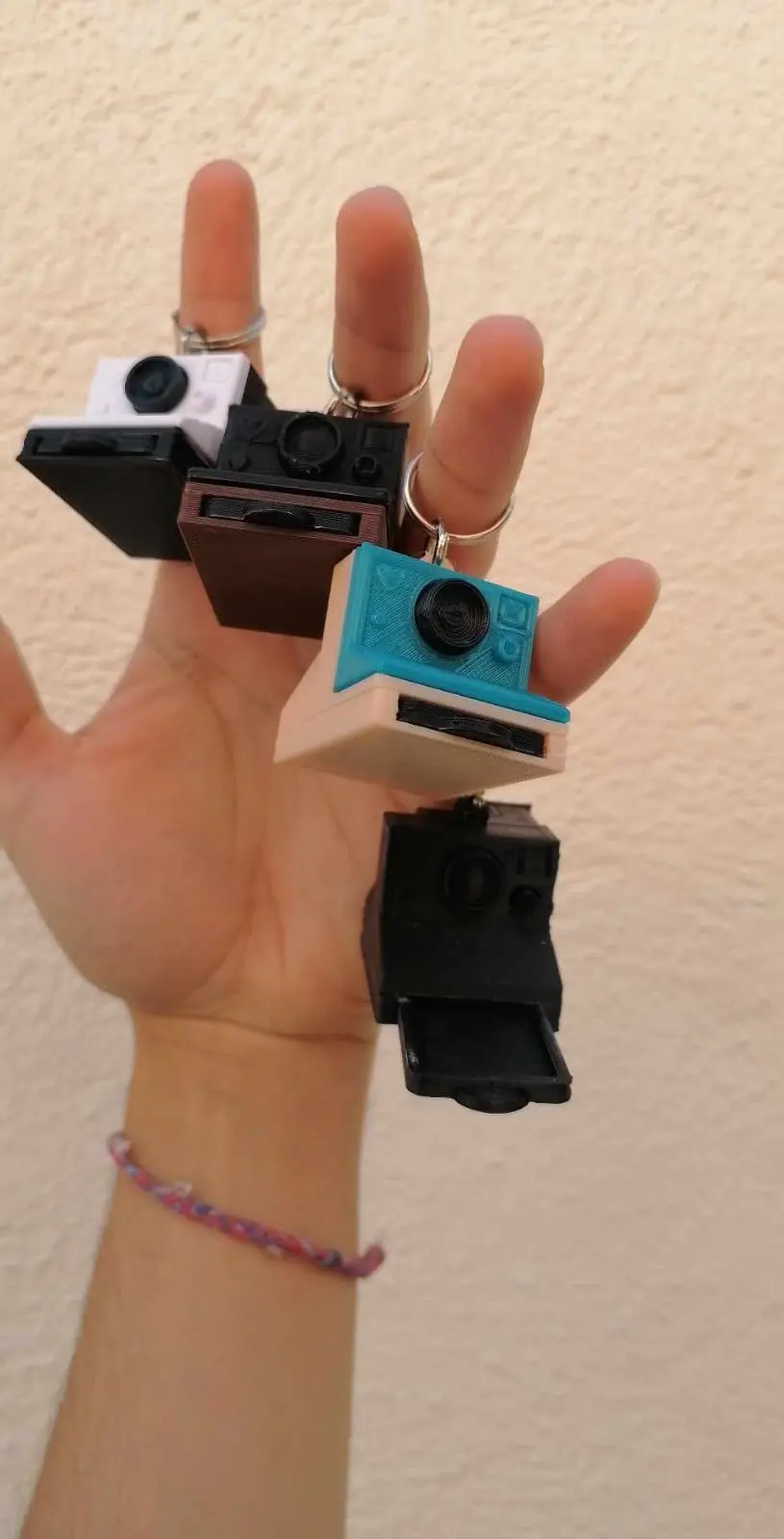 KEYCHAIN POLAROID LAND CAMERA