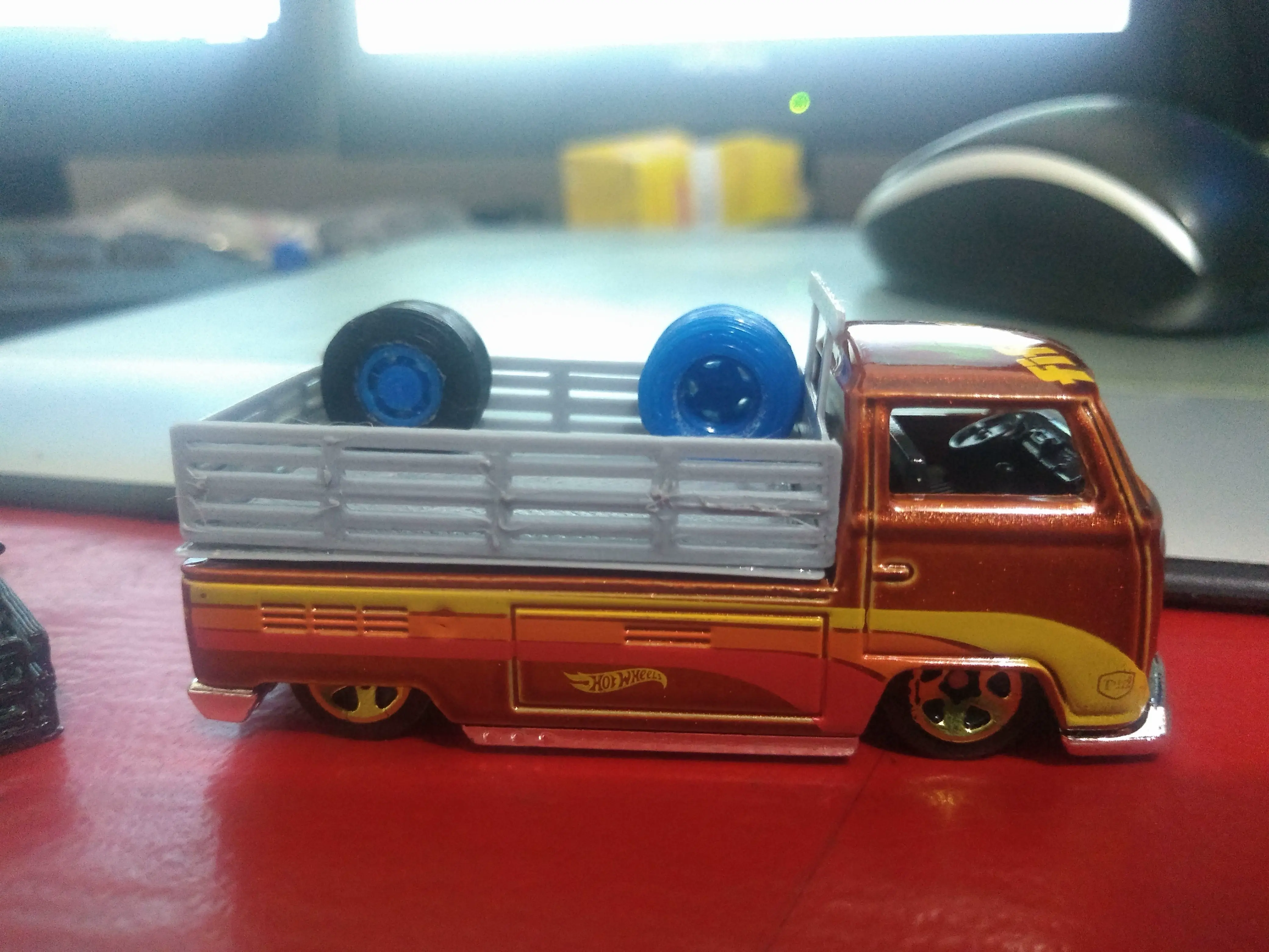 Hot Wheels T2 VW Kombi Carroceria Madeira