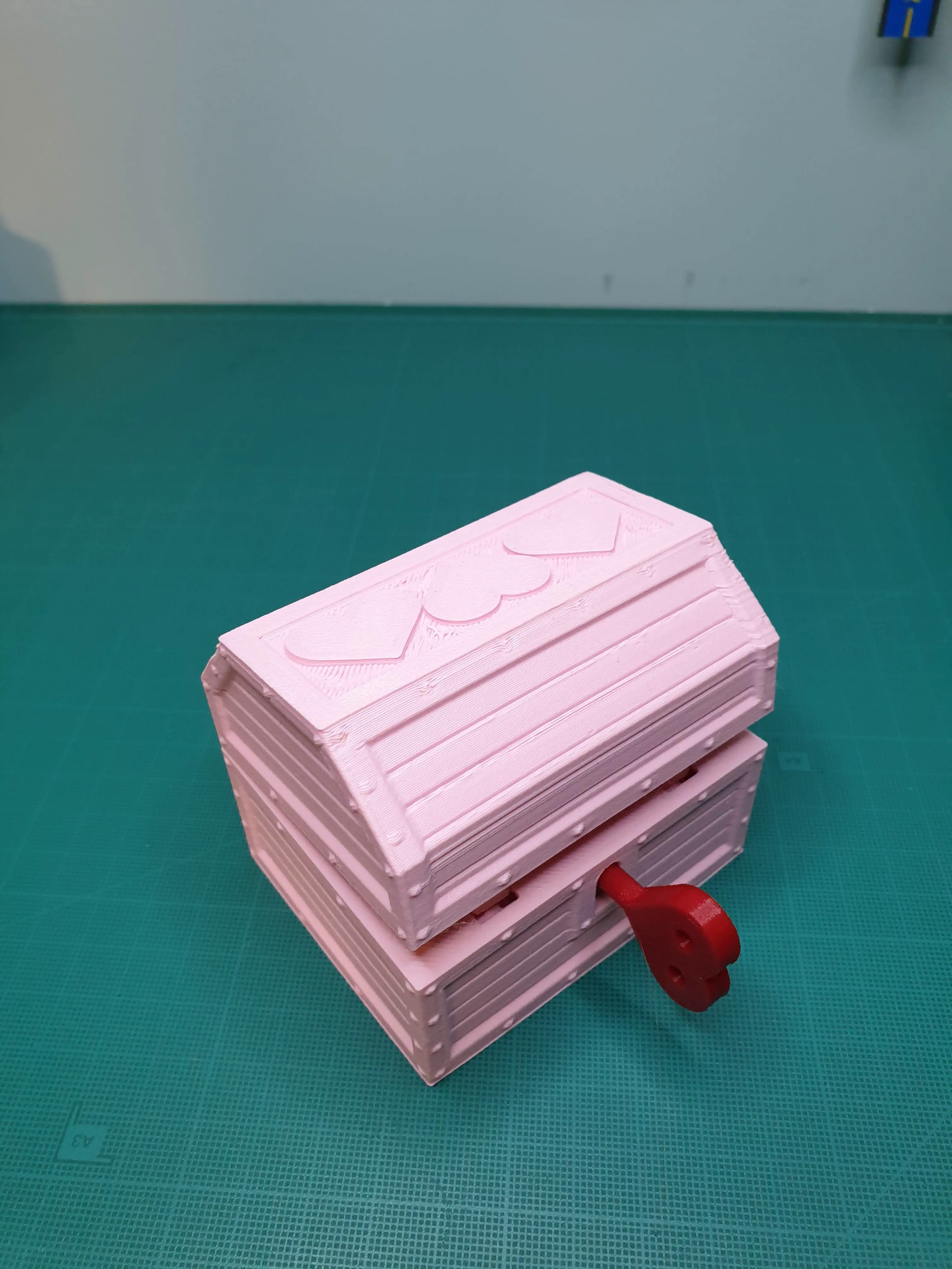 Print in Place Valentine's Chest with Functional Lock