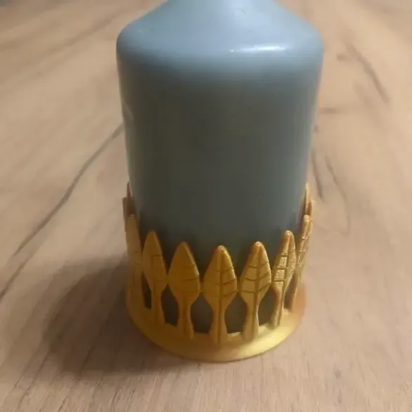 Round Leaf Candle Holder