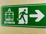3D Printer Emergency Sign - Right Side Arrow Right-5