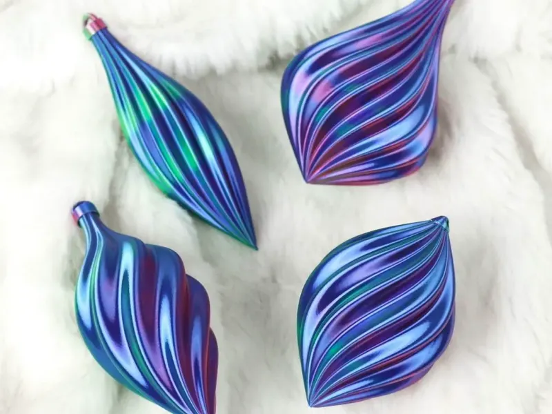 Spiral Christmas Ornaments / Baubles in Vase Mode