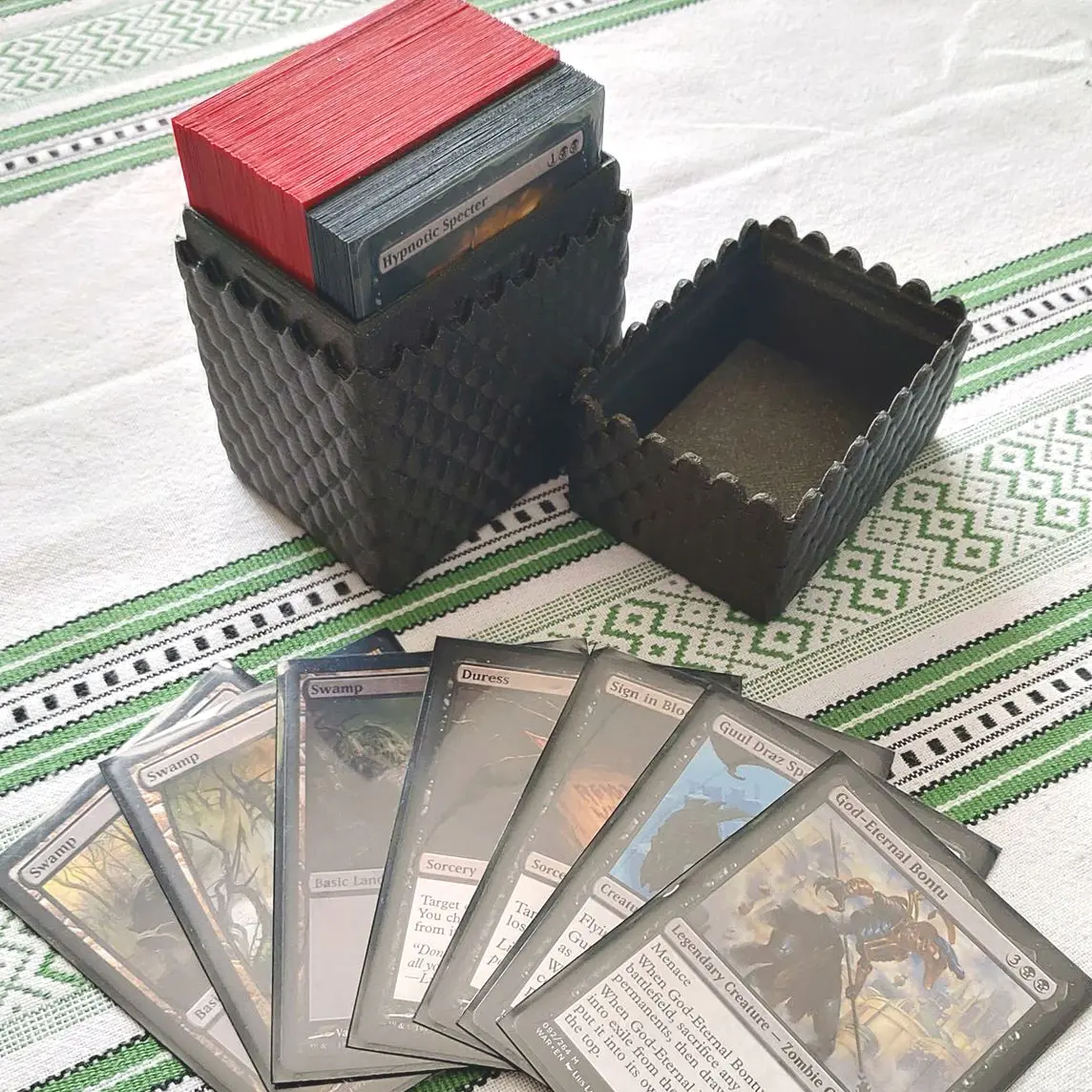 Deck box with Dragonscales for Magic the gathering or storag