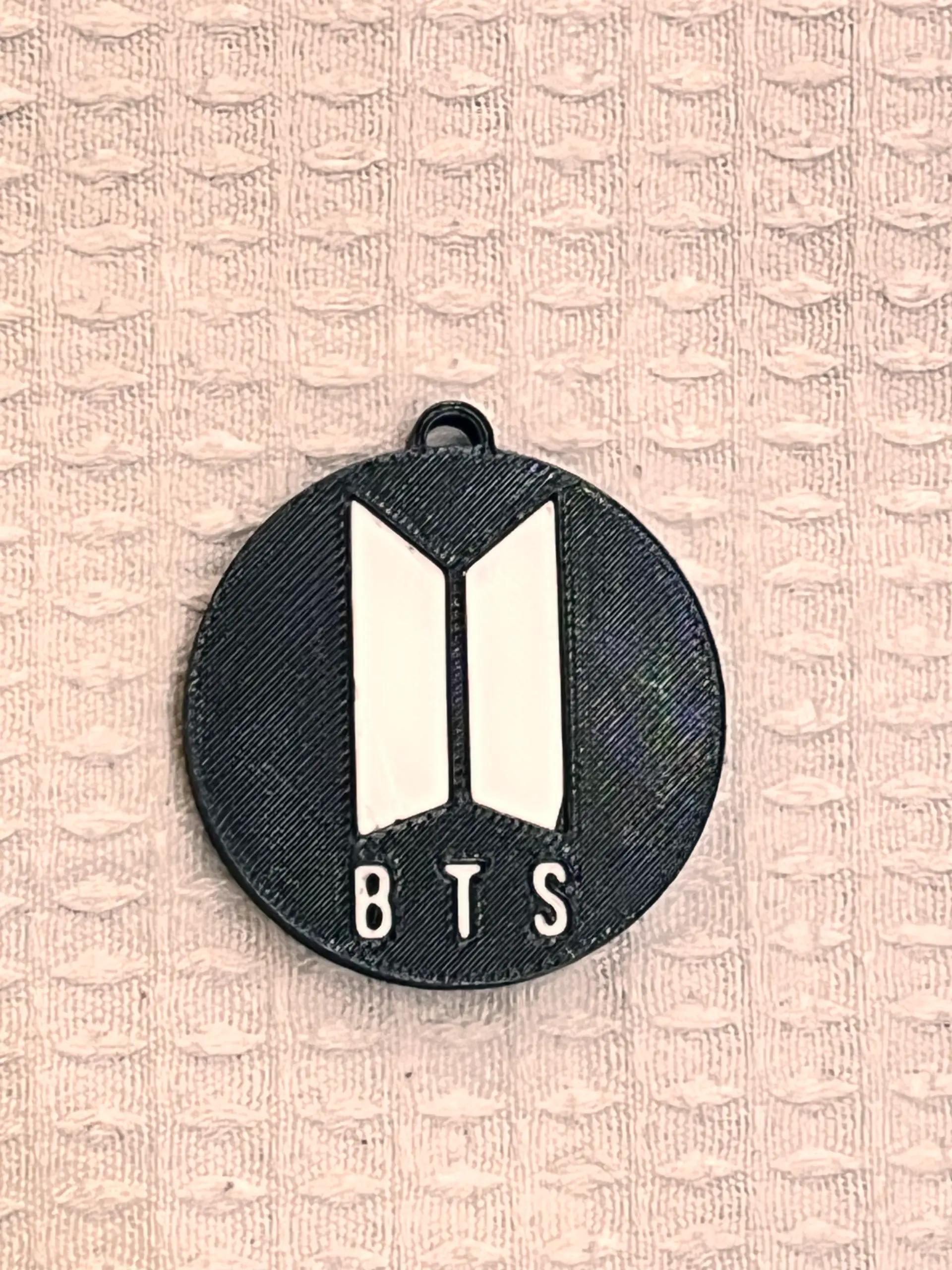 BTS Vクリーニングクロス・アルバムキーホルダー・ブックマーク3種・コースター 3D Printer Files | 3MF File | Keychain BTS band | Creality Cloud