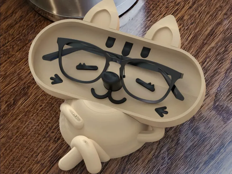 Adorable Cat-Themed Relaxed Glasses Holder