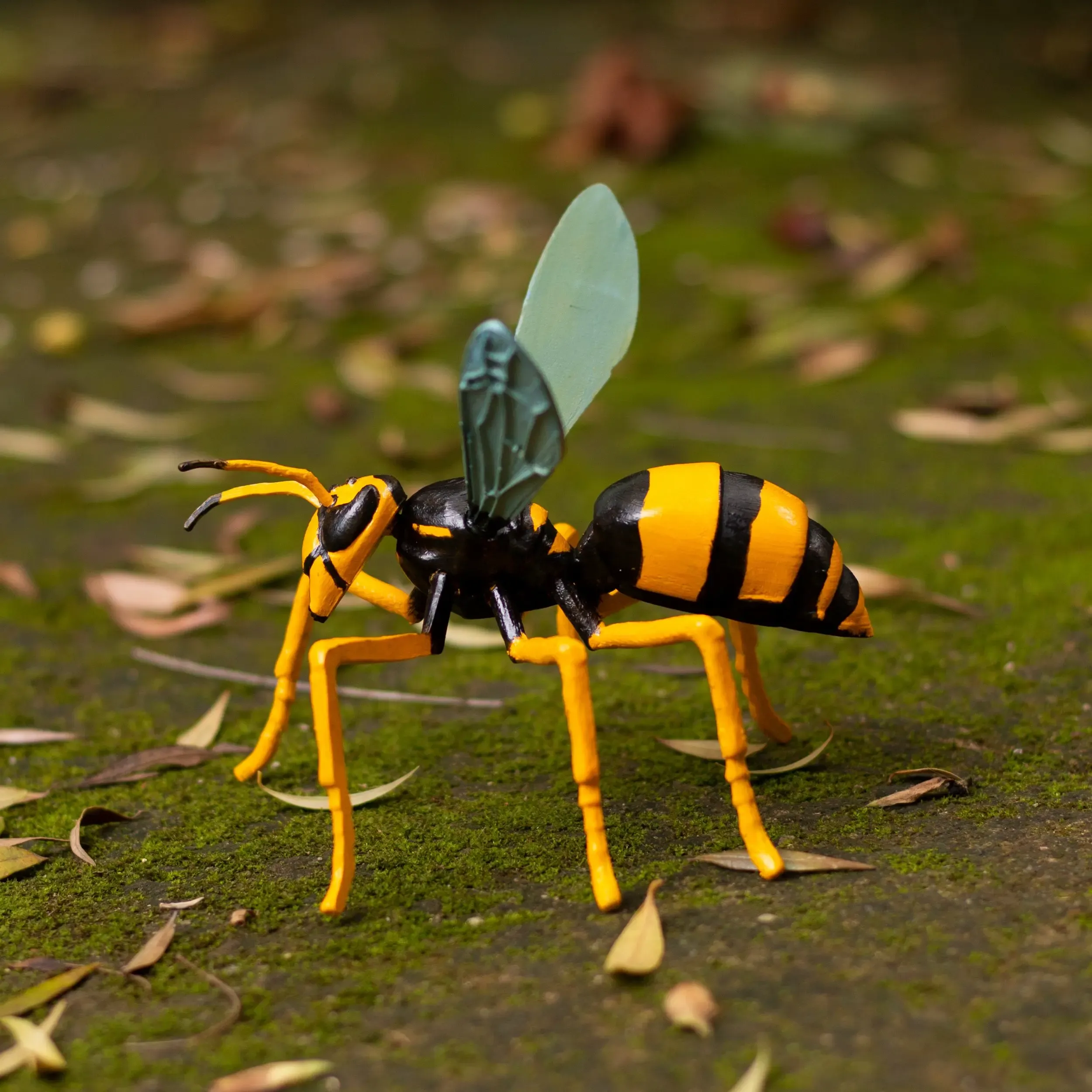 ARTICULATED REALISTIC WASP