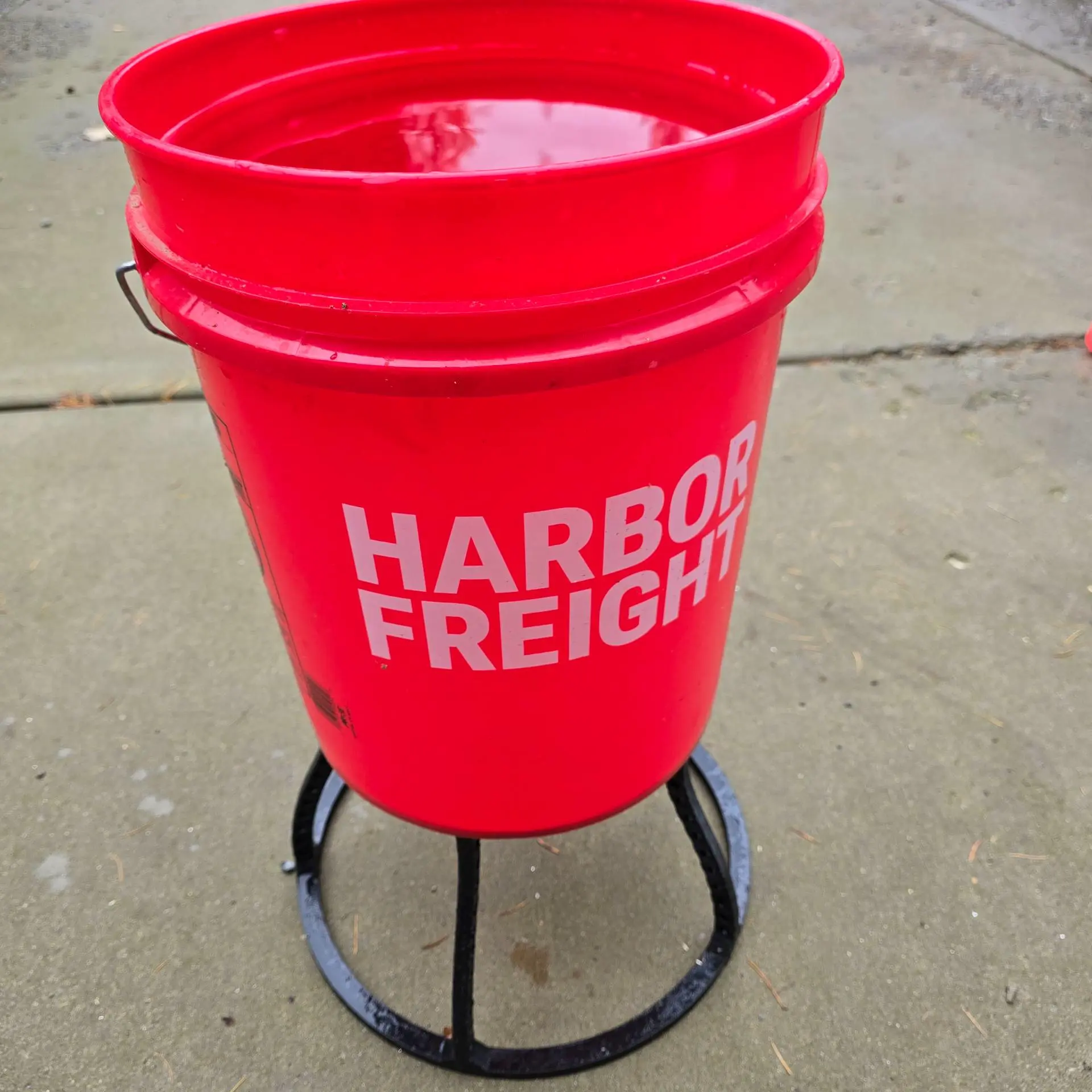 Stand for 5 Gallon Harbor Freight bucket - chickens water