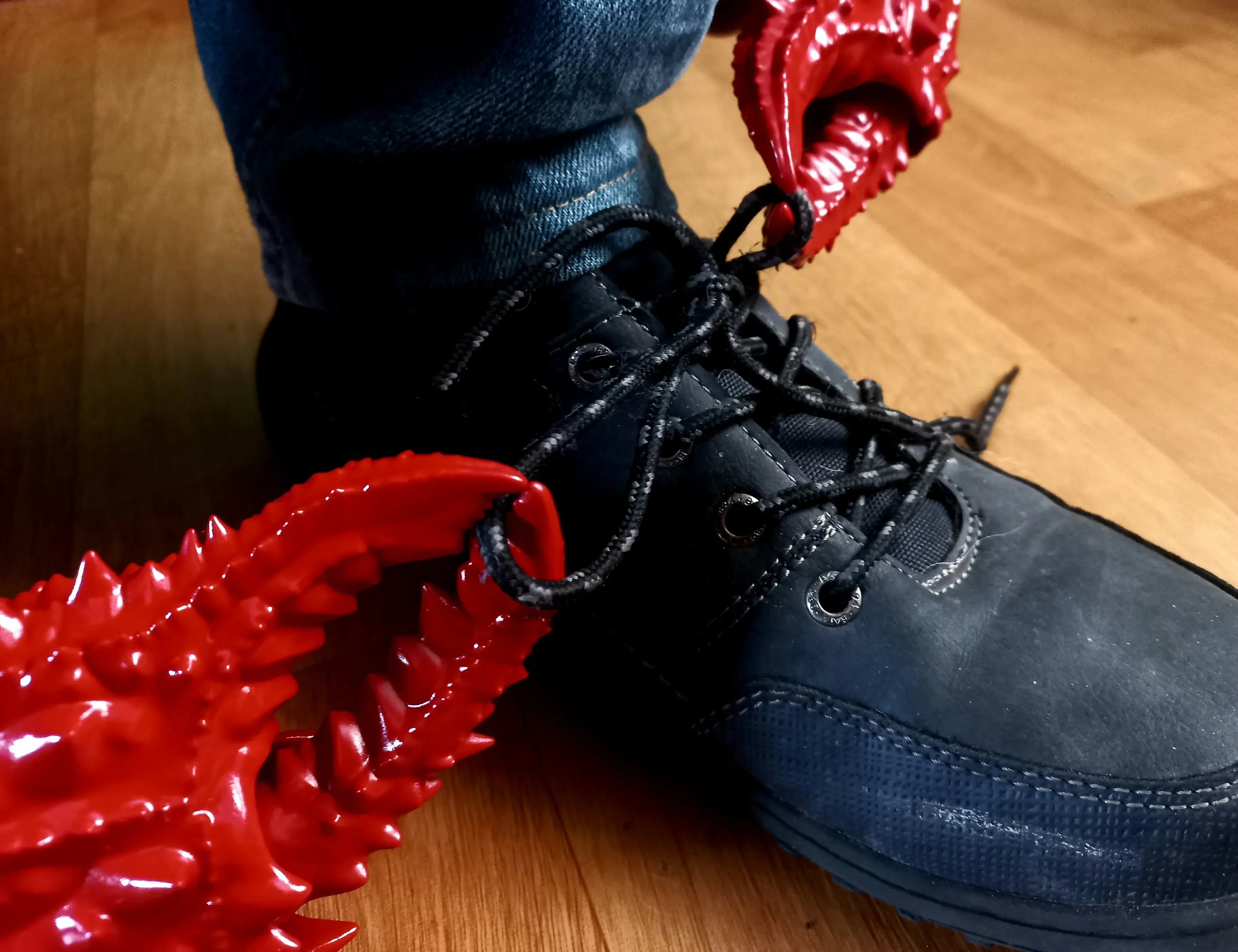 Spiky Crab Claws- finger toy