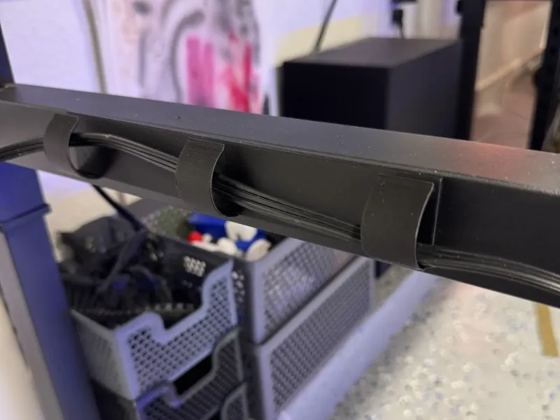 Magnetic Cable Guide