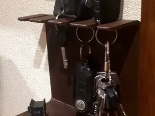 Car keys wall shelf