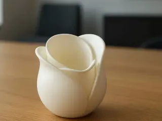 MACETE EN FORMA DE ROSA