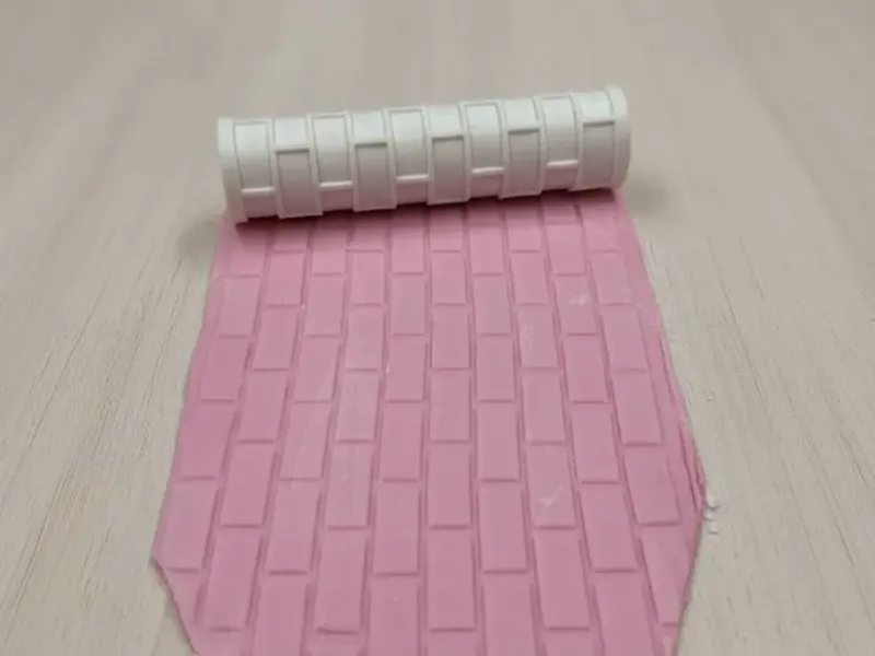 Brick shape pattern roller