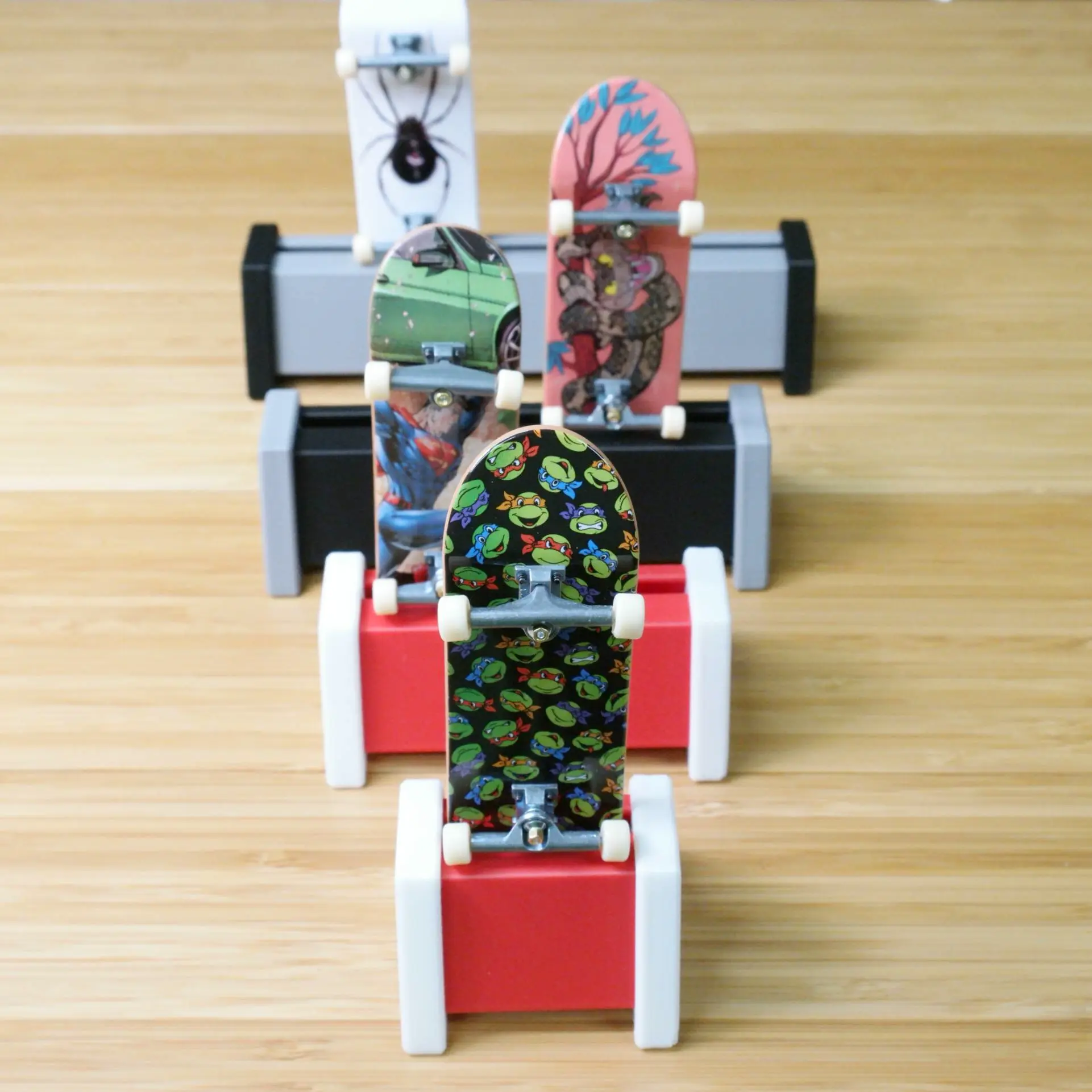 Fingerboard Extendable Display for Tech Decks