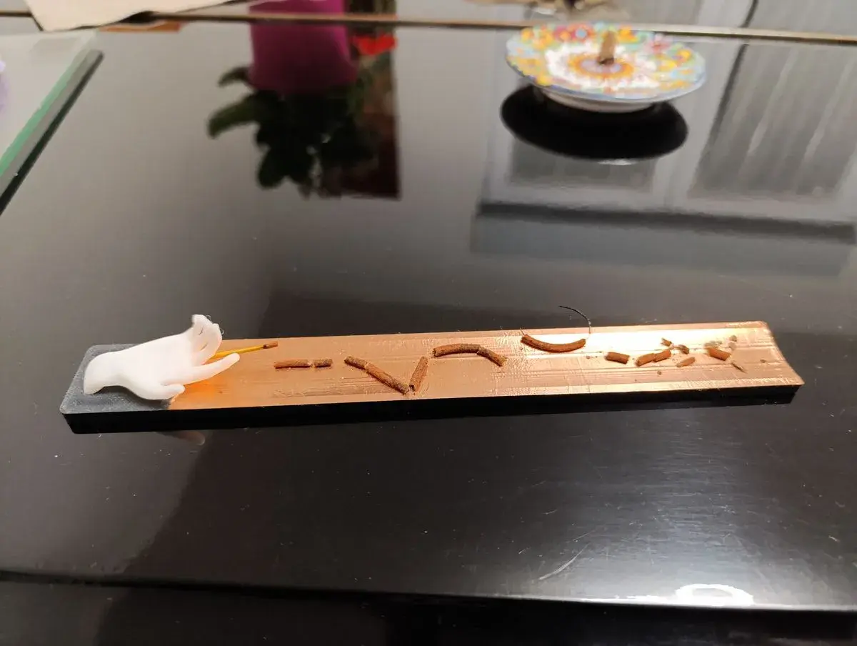 Incense Burner - Bruciatore di incenso in metallo e legno di mango