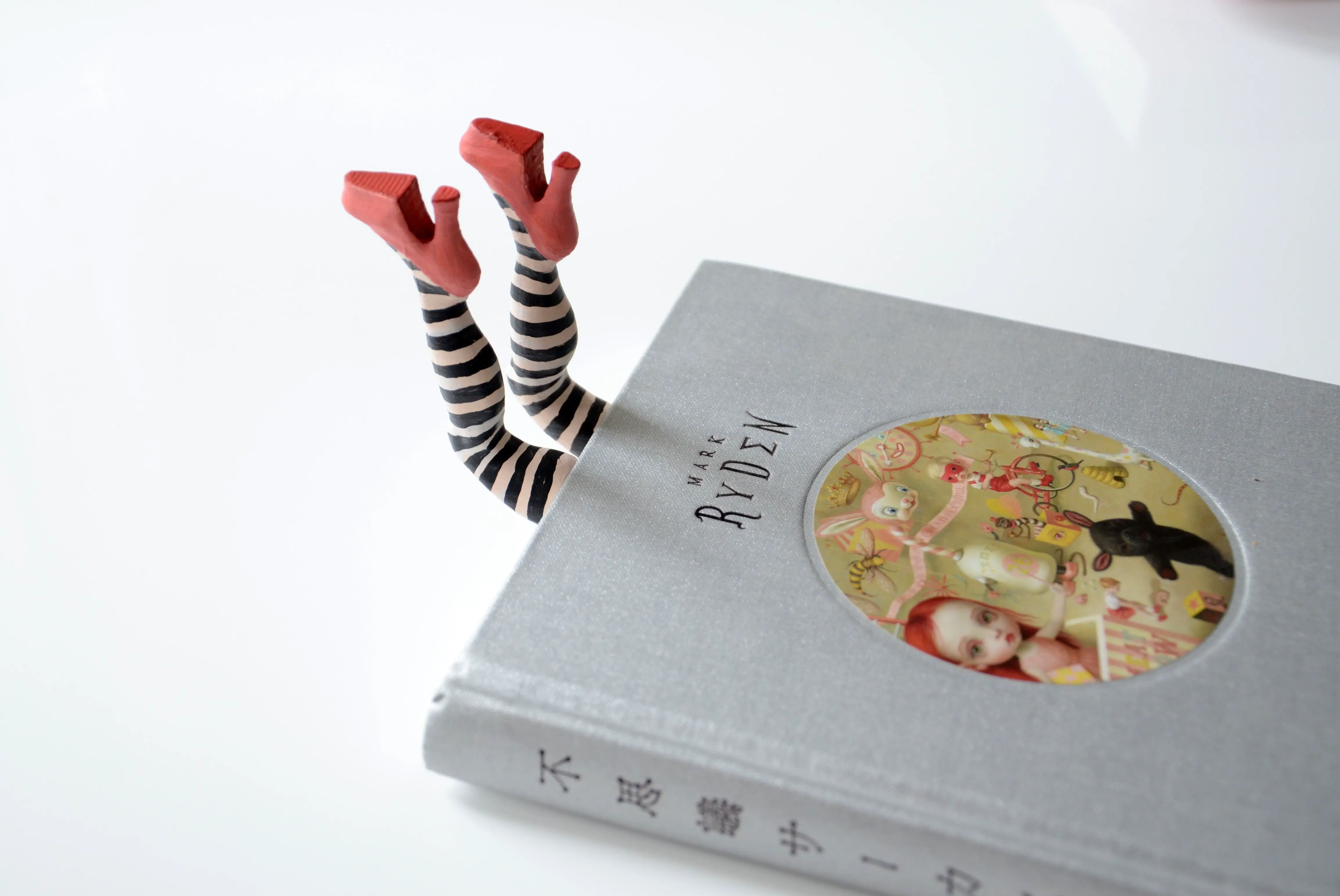 BOOKMARK
