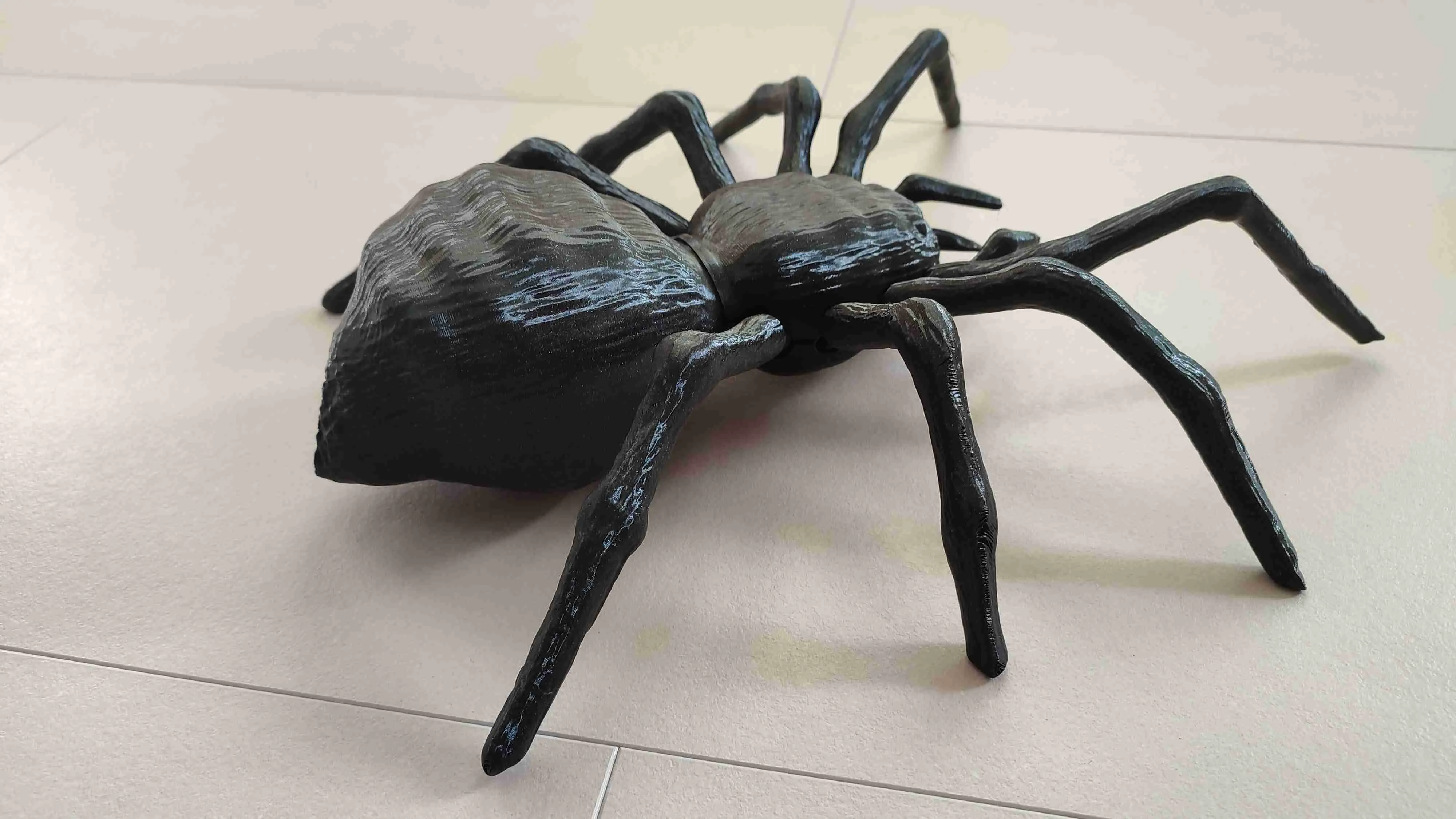 Giant Vase Spider - posable halloween print in vase mode!