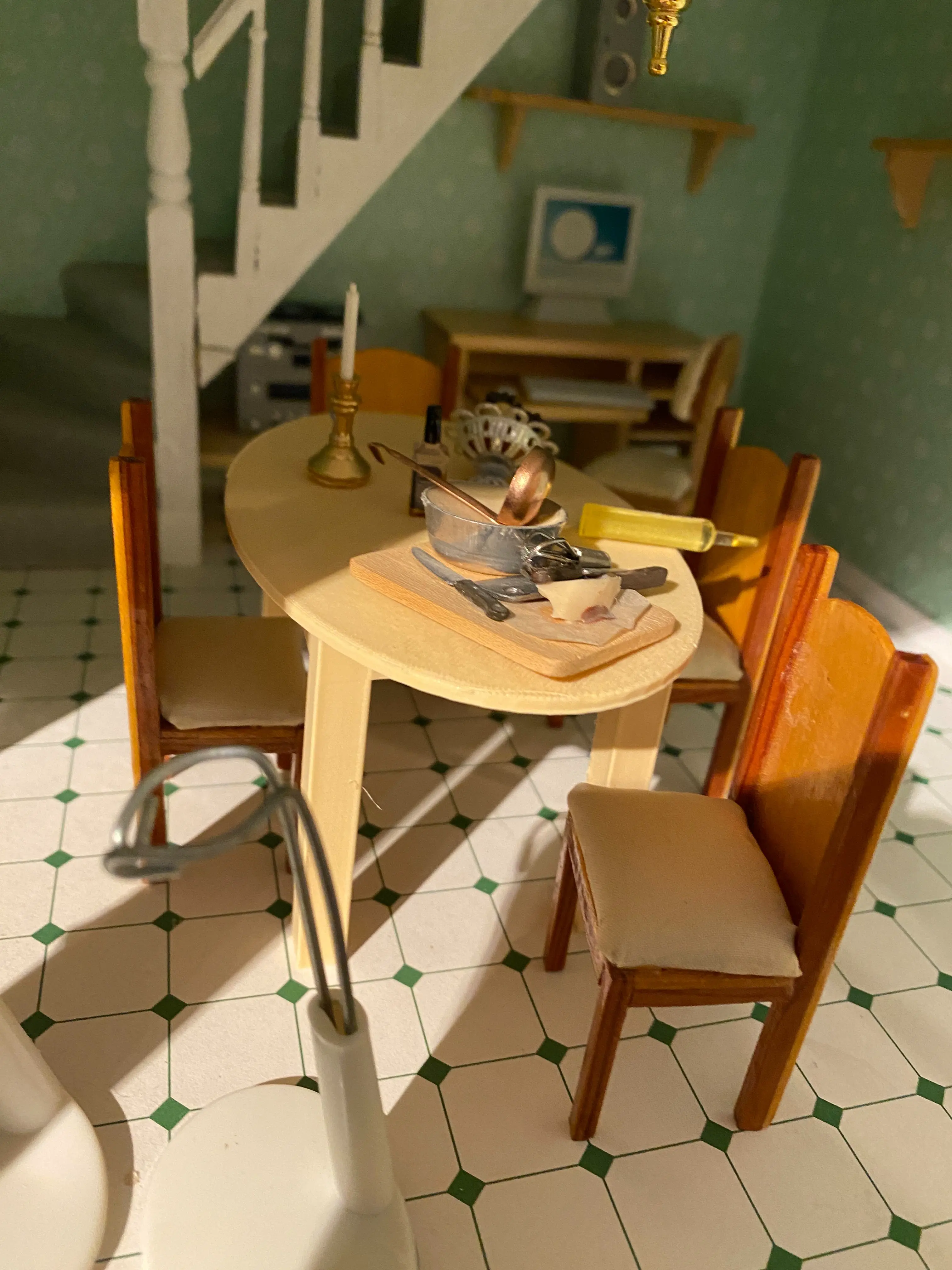 Mesa ovalada Dolls House escala 1/12