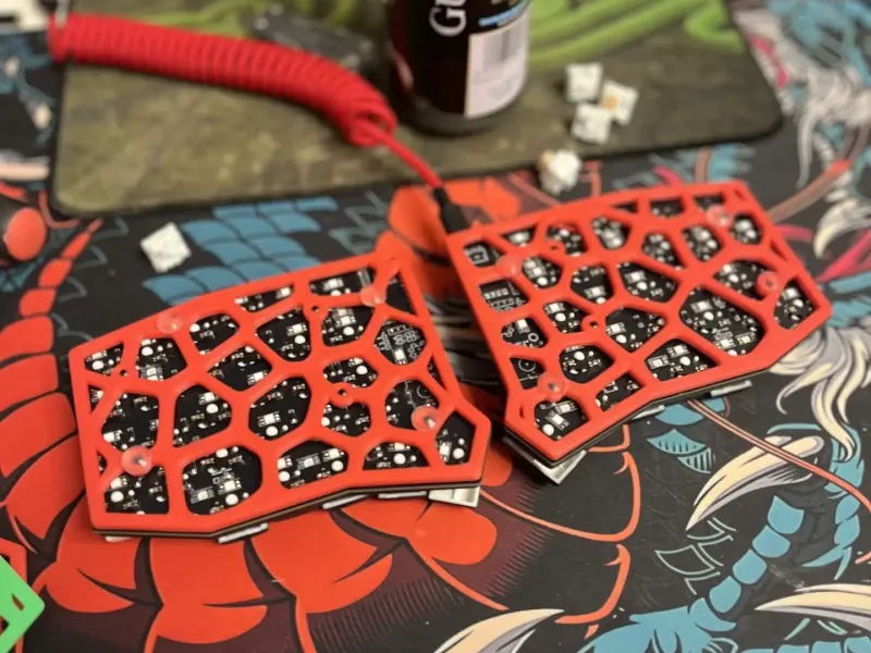 Case Brilhante Voronoi para Sofle