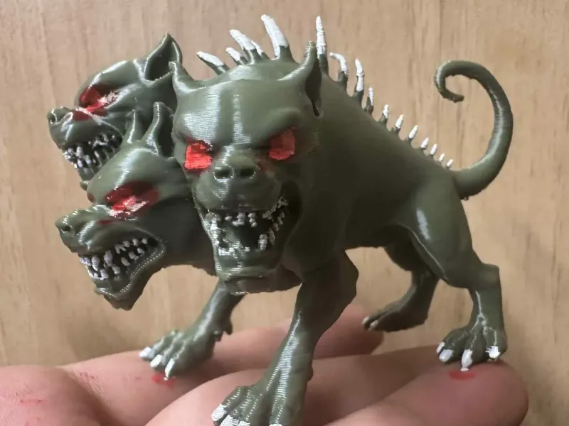 Cerberus Dreiköpfiger Unterwelts-Wachhund - Fluffy