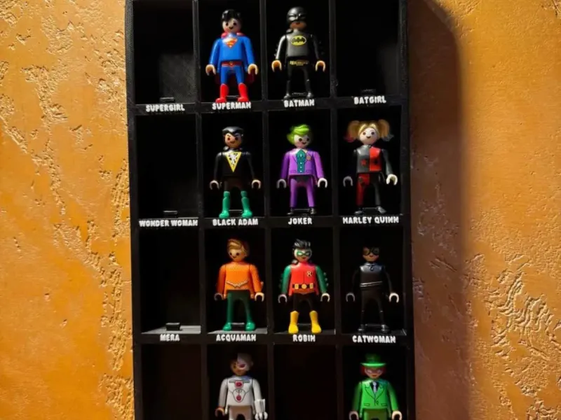 Espositore Playmobile DC Kinder V1