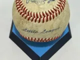 Baseball holder-0