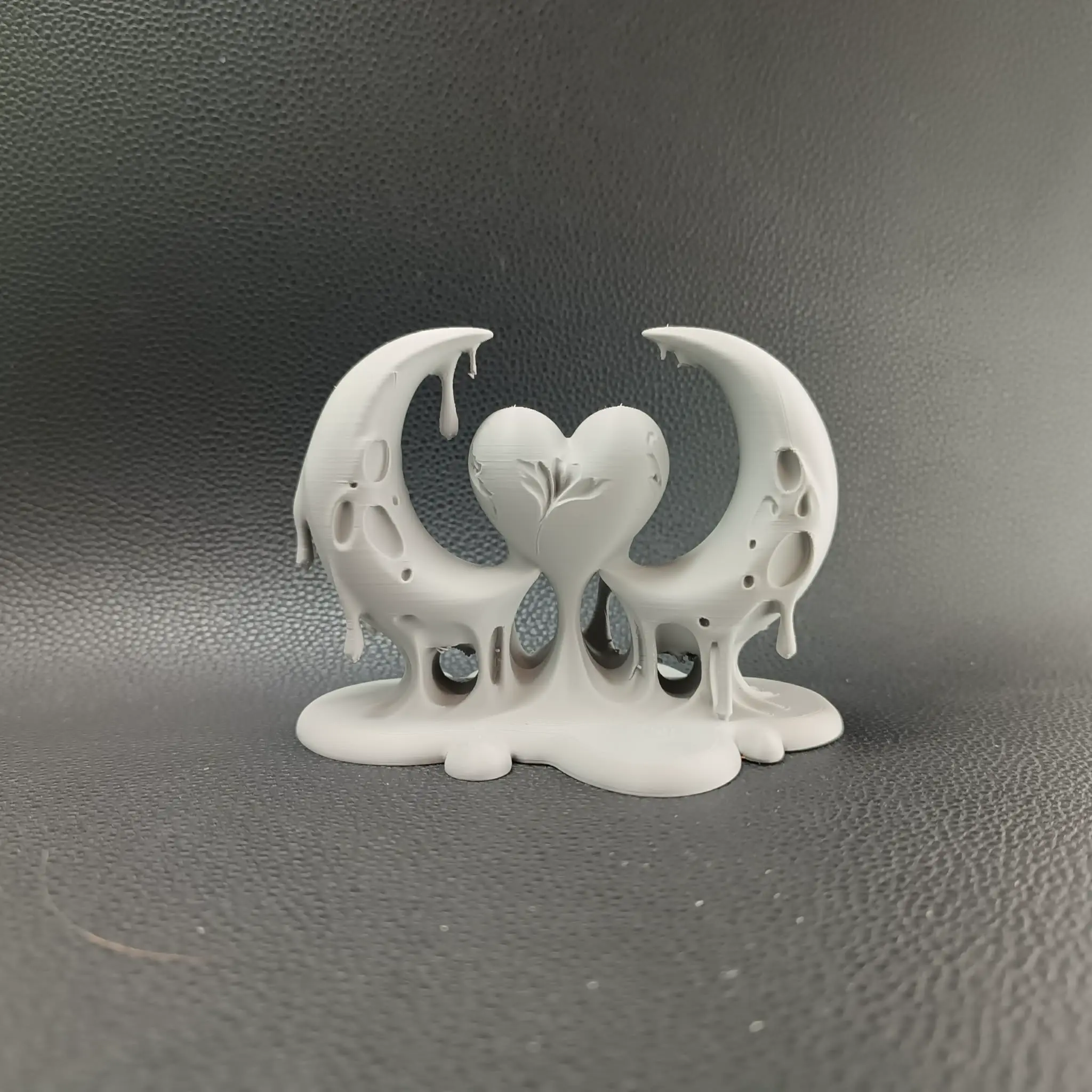 Moon Embrace Heart – Dark Romantic Decorative Ornament