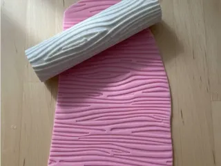 Wood shape pattern roller