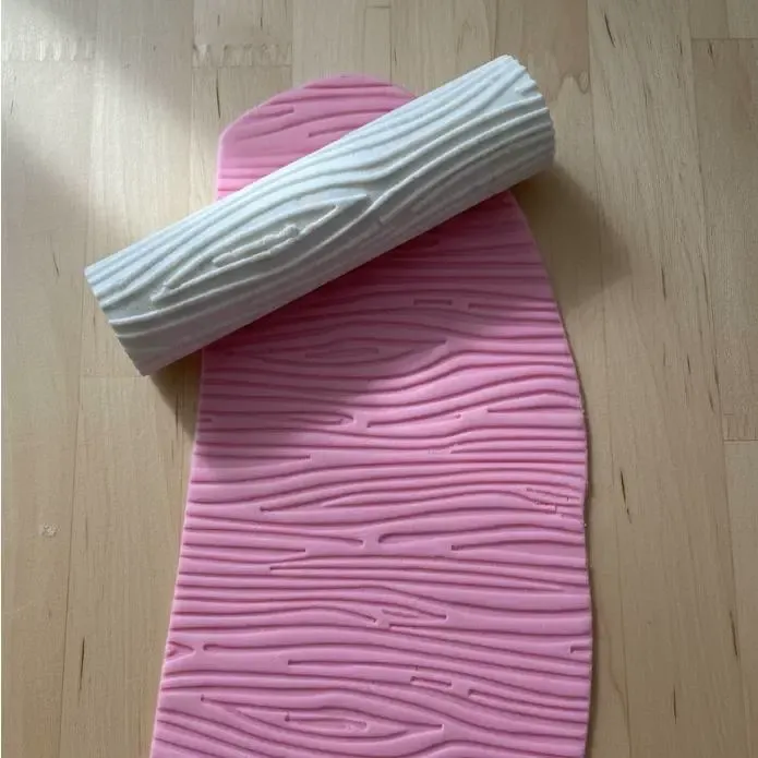Wood shape pattern roller