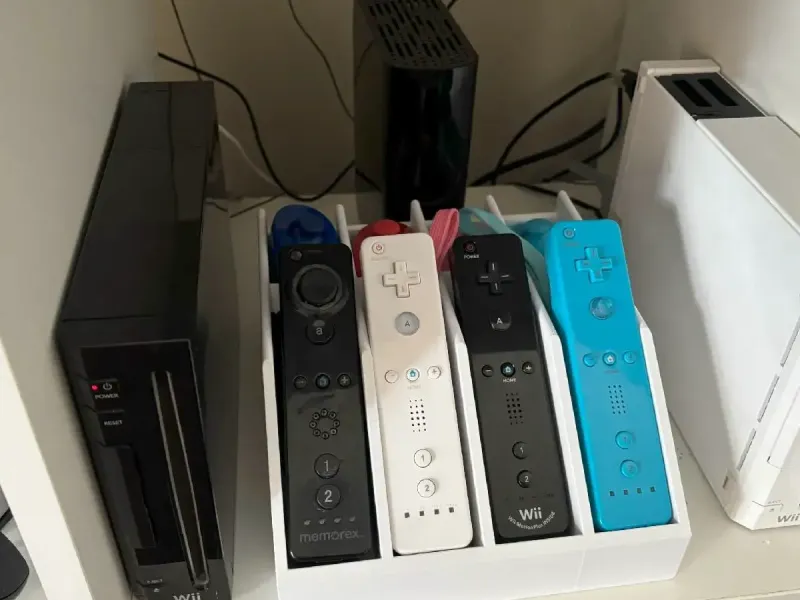Wii Remote Holder 4 Slots