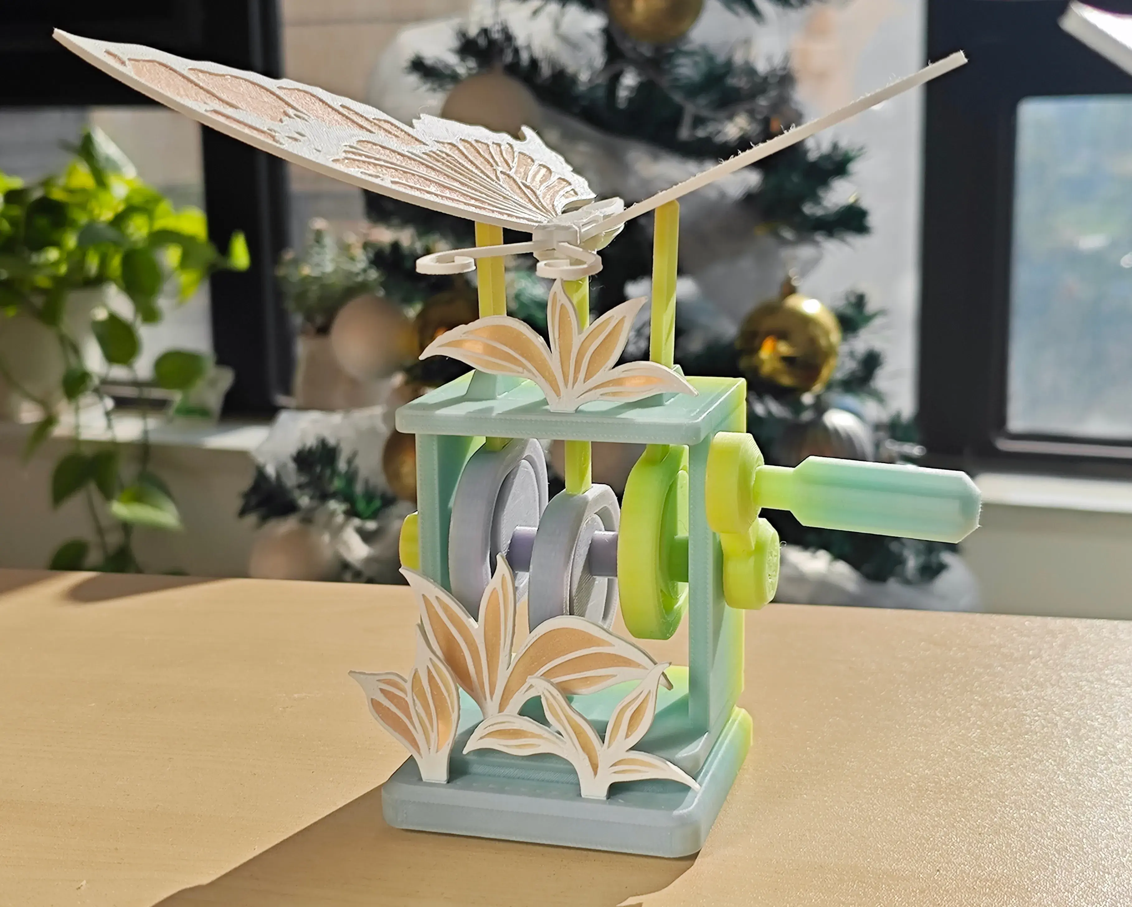 Dancing butterfly 【 hand cranked movable】【decompression toy】