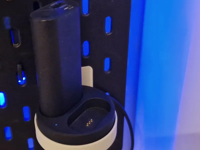 Powerbank ClasOhlson (um módulo para 'parede de carregadores Ikea Skadis')