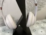 geo headphone stand-2