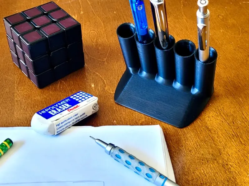 Fluid Pencil Stand