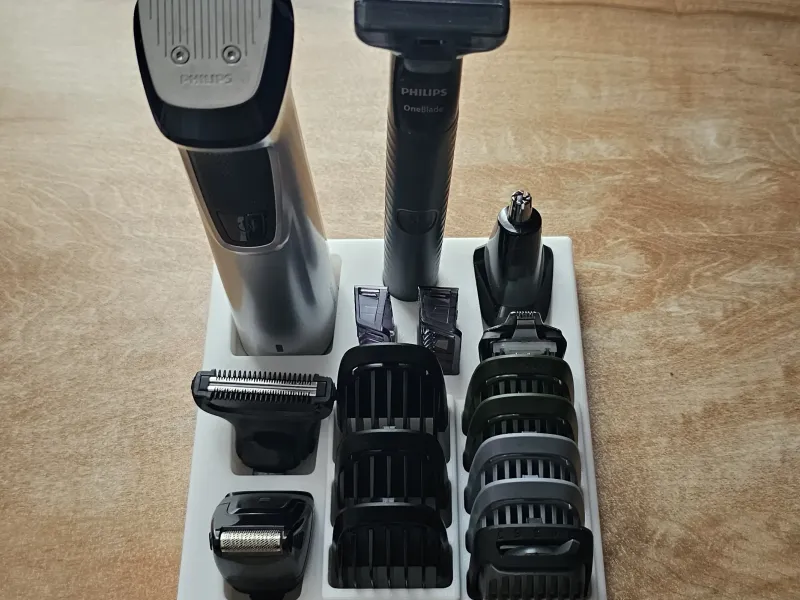 Recortadora de pelo y vello facial Philips 7000 con una cuchilla tri
