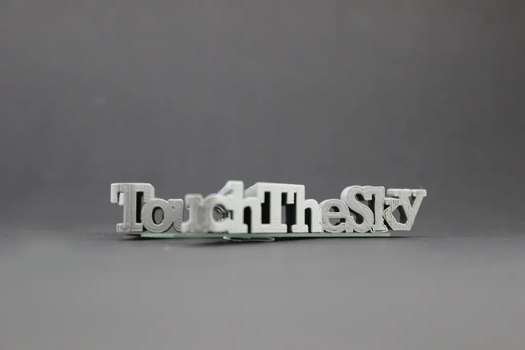 Text Flip: Touch the sky