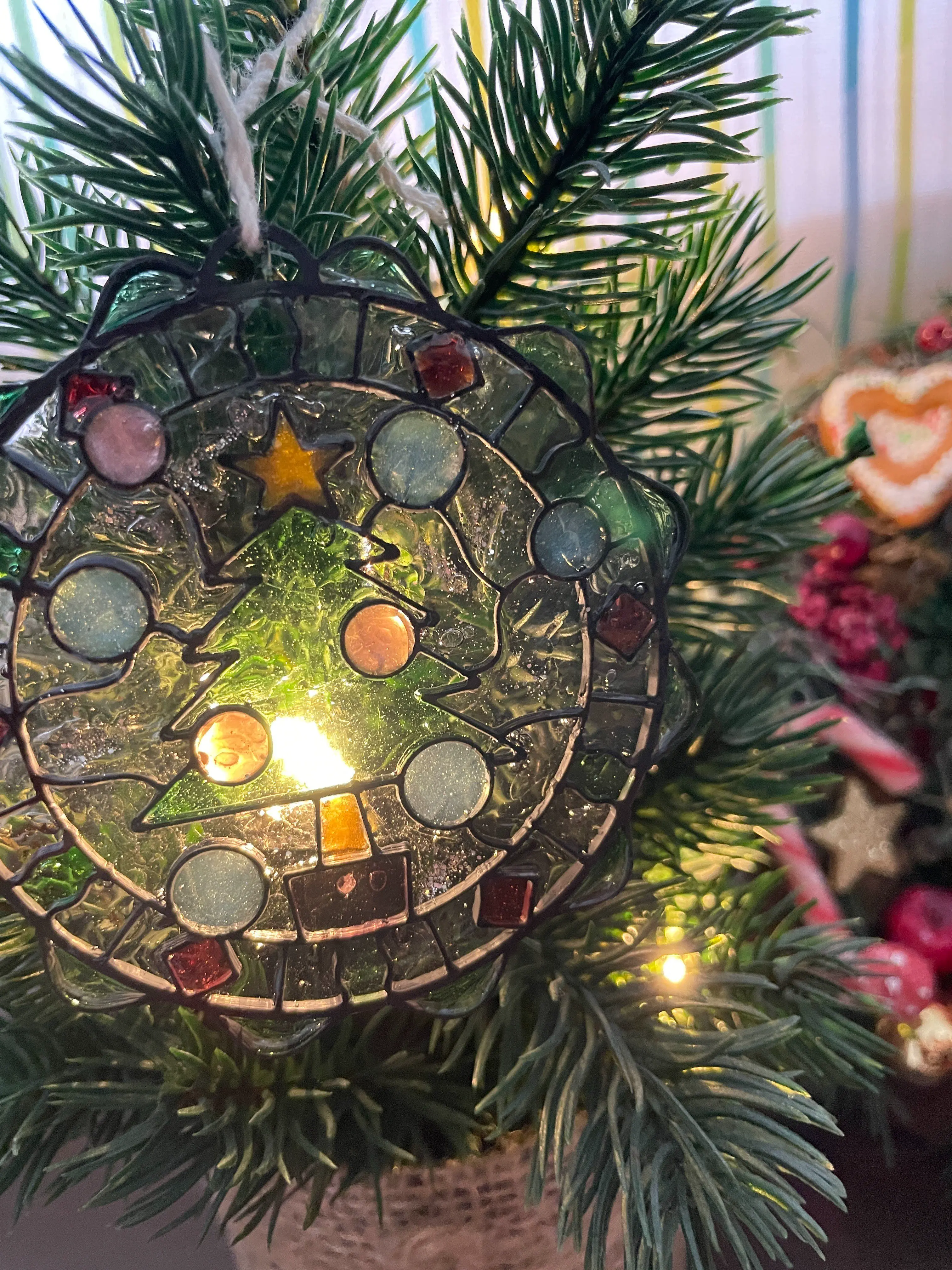 Stained glass style resin ornament frame [christmas tree]