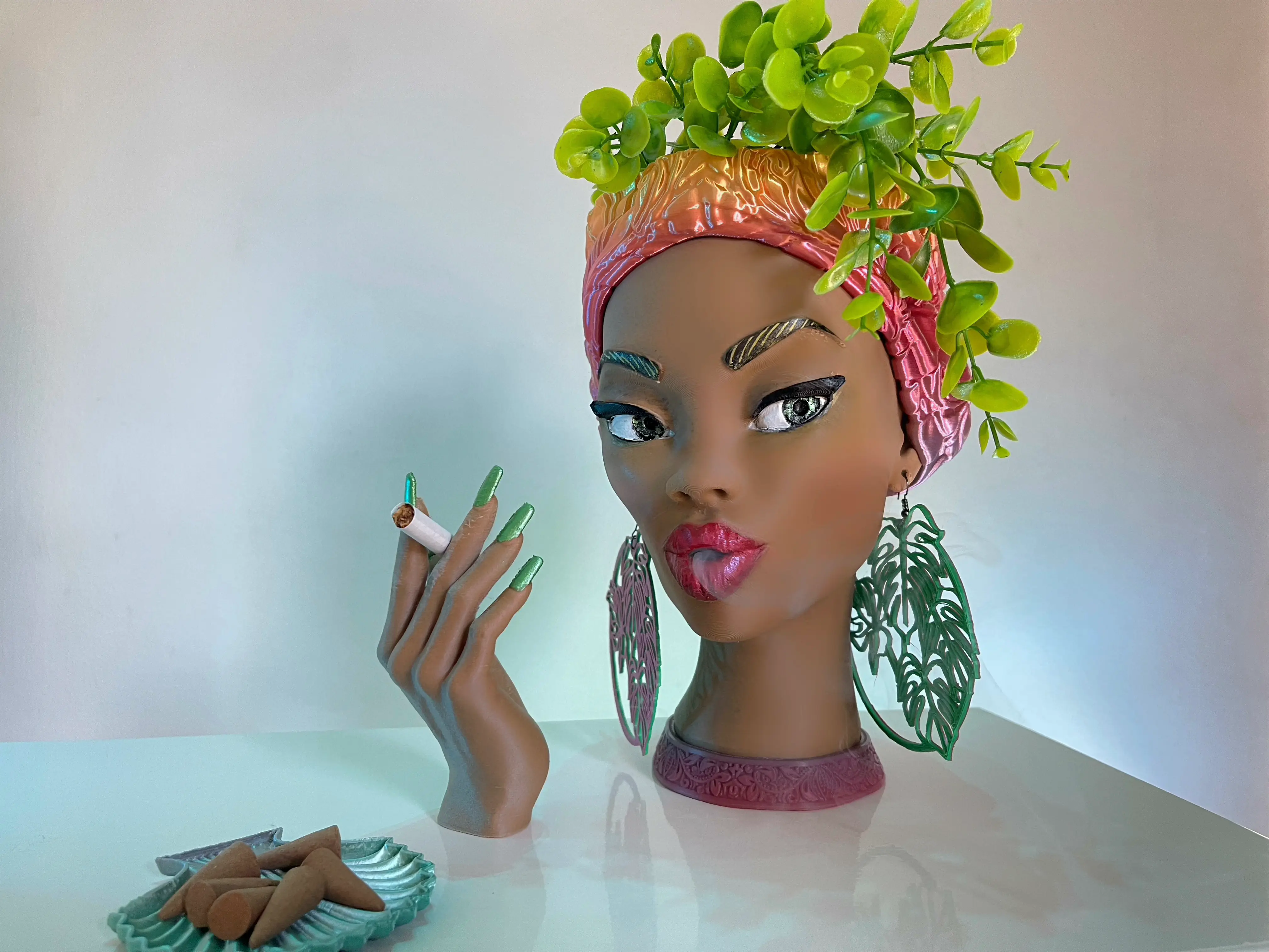 AFRO QUEEN VASE/INCENSE HOLDER/PLANTER
