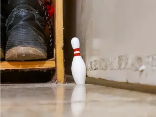 NO STRIKE Door Stopper
