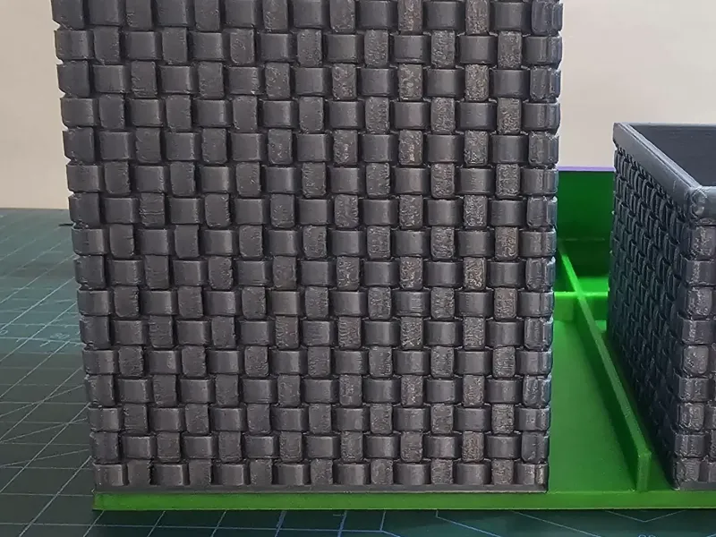 حامل أقلام وحامل أوراق