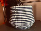 Cookie Vase-7